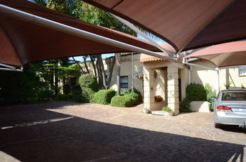 Norscot Manor Guest Lodge Сэндтон Экстерьер фото